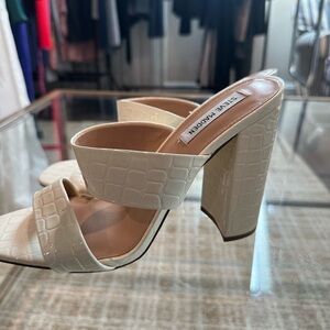 Steve Madden White Faux croc mule taya heels size 9.5